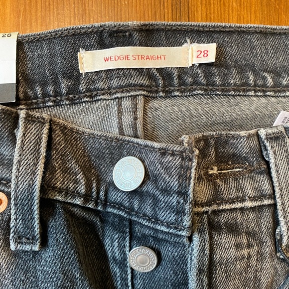 Levi’s Wedgie Straight Jeans- Washed black - Picture 2 of 5